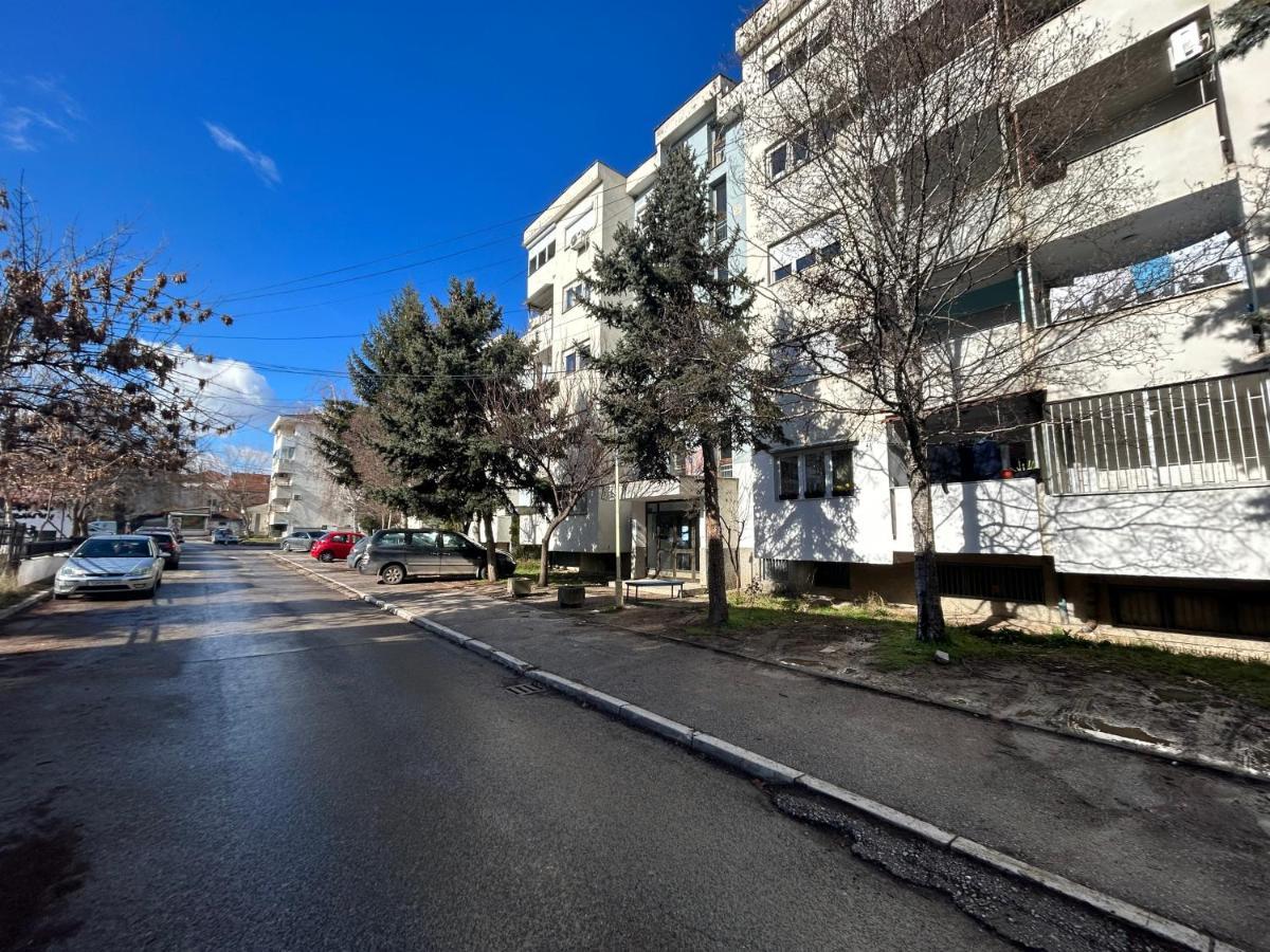 Viktor Apartment Kumanovo Buitenkant foto
