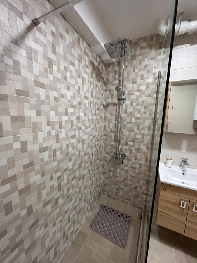 Viktor Apartment Kumanovo Buitenkant foto