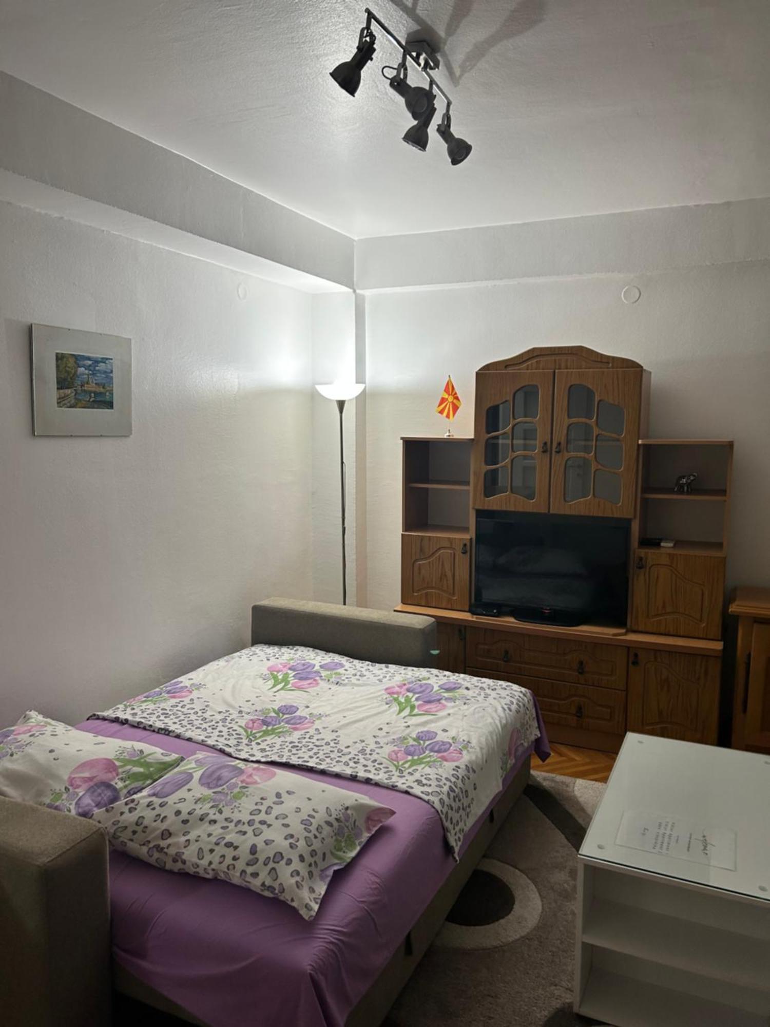 Viktor Apartment Kumanovo Buitenkant foto