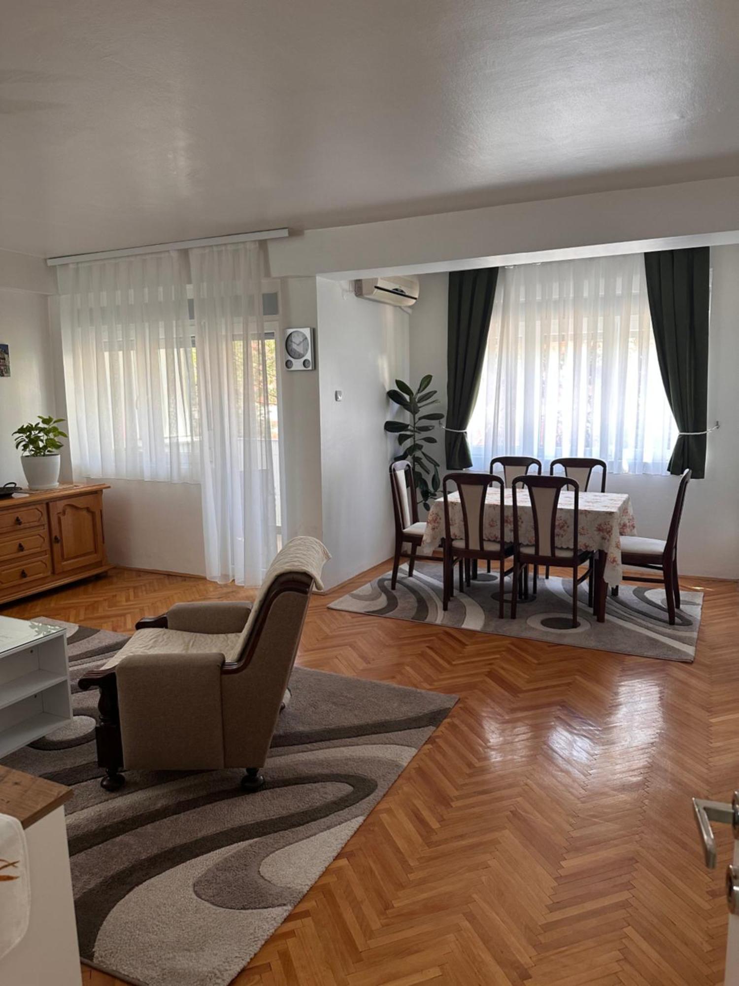 Viktor Apartment Kumanovo Buitenkant foto